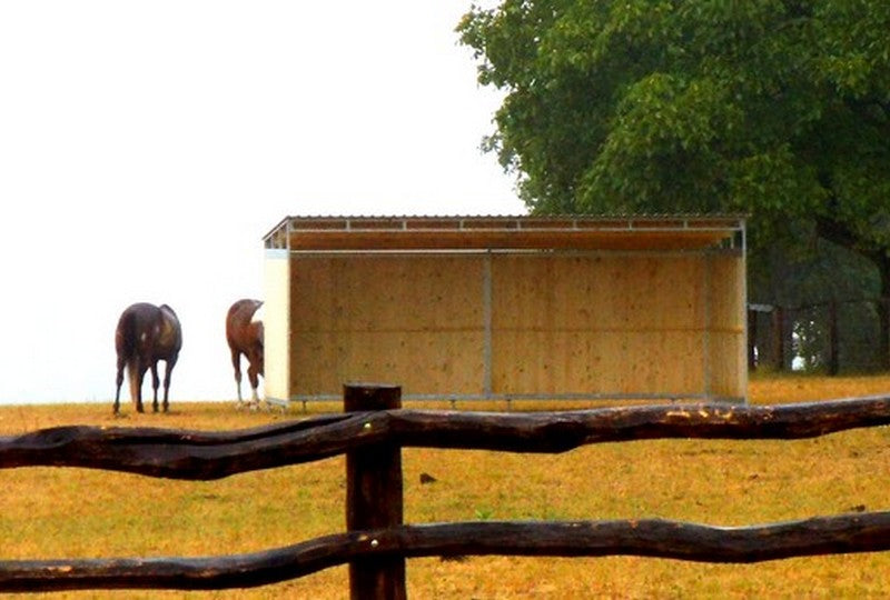 Přístřešek pro koně a skot - vlastnosti a výhody