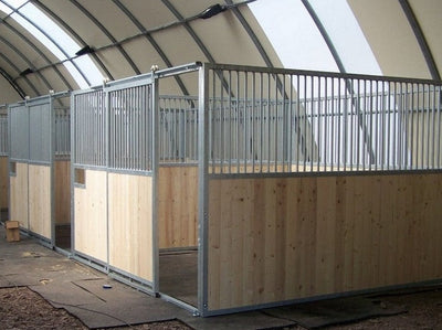 Boxy pro koně a jejich benefity při chovu koní ve stáji