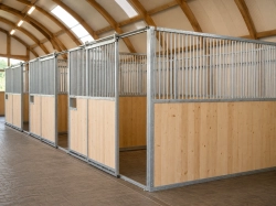 Boxy pro koně vnitřní - stěny